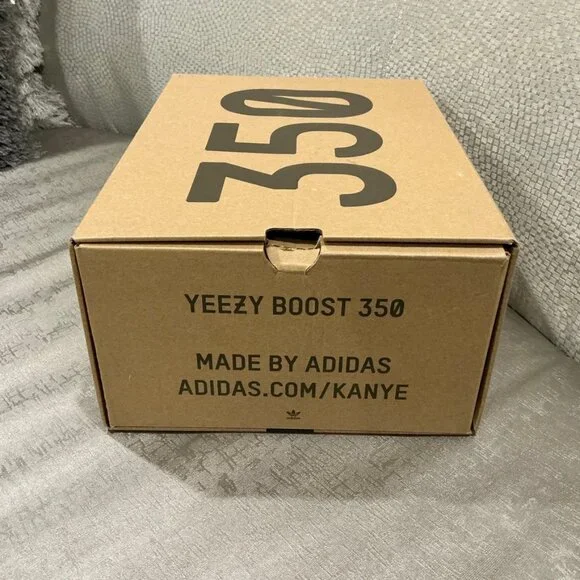 Yeezy Boost 350 V2 Shoe Box, Empty - Picture 3 of 4